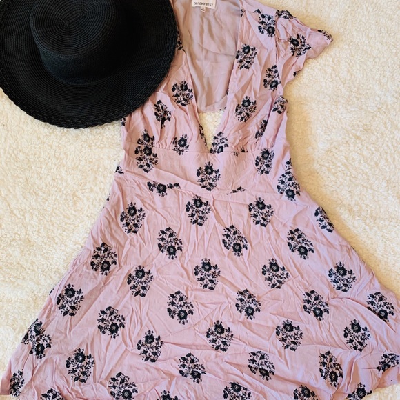 Dress - Picture 1 of 2